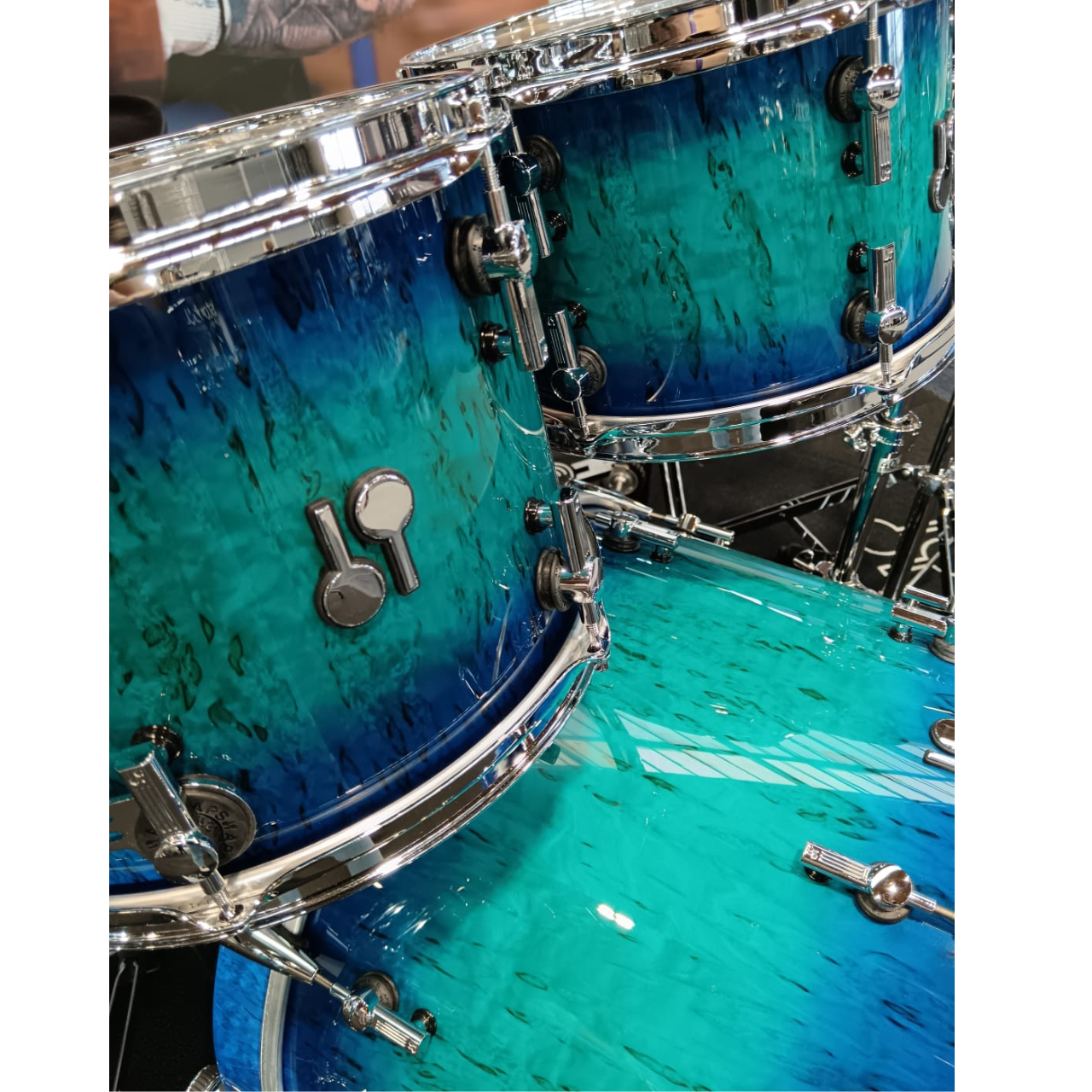 Sonor SQ2 Shellset 7-teilig in Blue to Turquoise Burst über Maserbirke Furnier