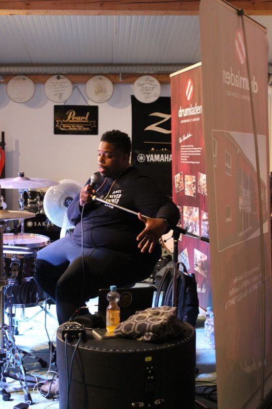 Drum Clinic mit Aaron Spears 31.10.2019 – Bild 4 von 54