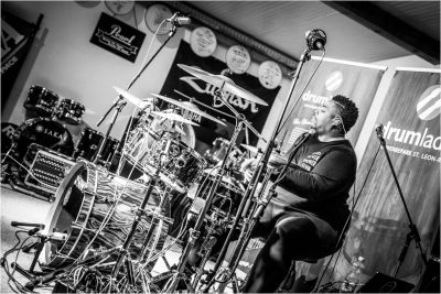Drum Clinic mit Aaron Spears 31.10.2019 – Bild 43 von 54