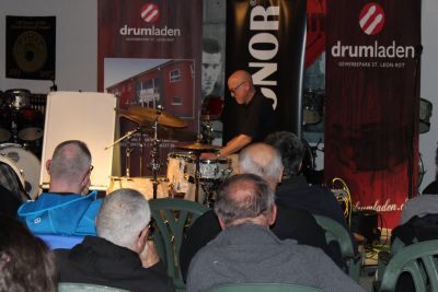 Drum Clinic mit Adam Nussbaum 21.02.2015 – Bild 17 von 17
