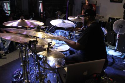 Drum Clinic mit Eric Moore 17.09.2019 – Bild 24 von 46