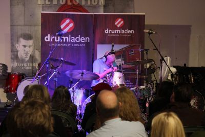 Drum Clinic mit Gregg Bissonette 19.11.2015 – Bild 14 von 24