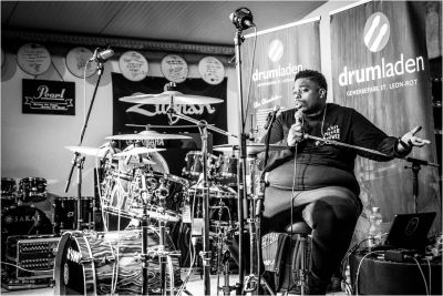Drum Clinic mit Aaron Spears 31.10.2019 – Bild 28 von 54
