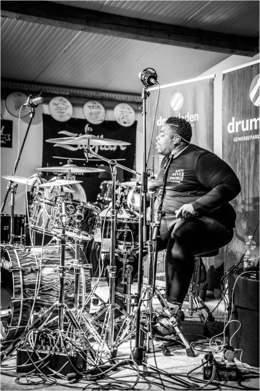 Drum Clinic mit Aaron Spears 31.10.2019 – Bild 46 von 54