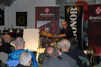 Drum Clinic mit Adam Nussbaum 21.02.2015 – Bild 9 von 17