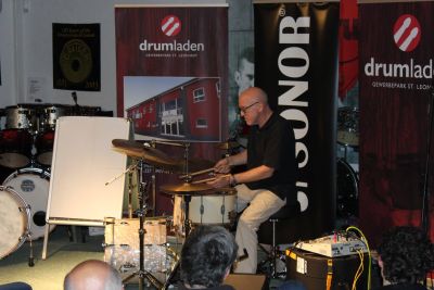 Drum Clinic mit Adam Nussbaum 21.02.2015 – Bild 13 von 17