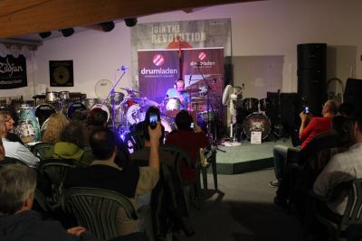 Drum Clinic mit Gregg Bissonette 19.11.2015 – Bild 16 von 24