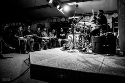 Drum Clinic mit Aaron Spears 31.10.2019 – Bild 30 von 54
