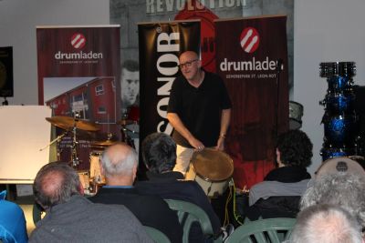 Drum Clinic mit Adam Nussbaum 21.02.2015 – Bild 12 von 17