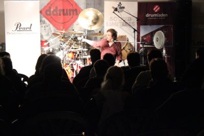 Drum Clinic mit Todd Sucherman 27.02.2015 – Bild 8 von 18