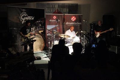 Drum Clinic mit Steve Ferrone 05.11.2015 – Bild 31 von 38