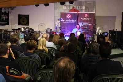 Drum Clinic mit Gregg Bissonette 19.11.2015 – Bild 3 von 24