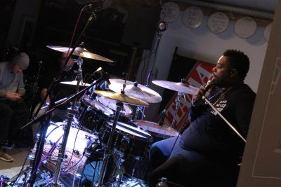 Drum Clinic mit Aaron Spears 31.10.2019 – Bild 10 von 54