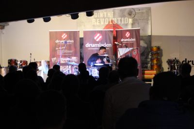 Drum Clinic mit Aaron Spears 31.10.2019 – Bild 13 von 54
