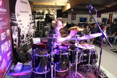 Drum Clinic mit Gergo Borlai 26.09.2016 – Bild 2 von 18