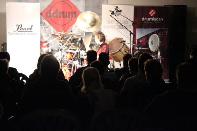 Drum Clinic mit Todd Sucherman 27.02.2015 – Bild 12 von 18