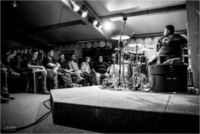 Drum Clinic mit Aaron Spears 31.10.2019 – Bild 40 von 54