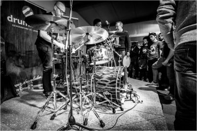 Drum Clinic mit Aaron Spears 31.10.2019 – Bild 2 von 54