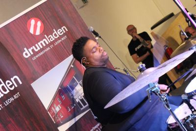 Drum Clinic mit Aaron Spears 31.10.2019 – Bild 11 von 54