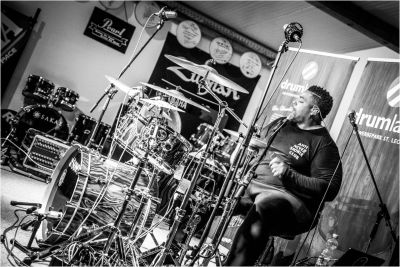 Drum Clinic mit Aaron Spears 31.10.2019 – Bild 44 von 54