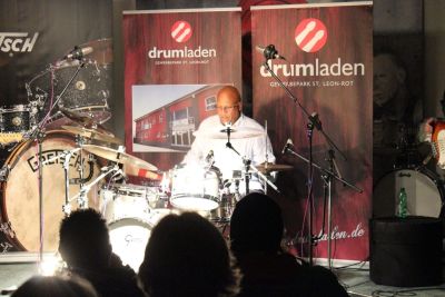 Drum Clinic mit Steve Ferrone 05.11.2015 – Bild 12 von 38