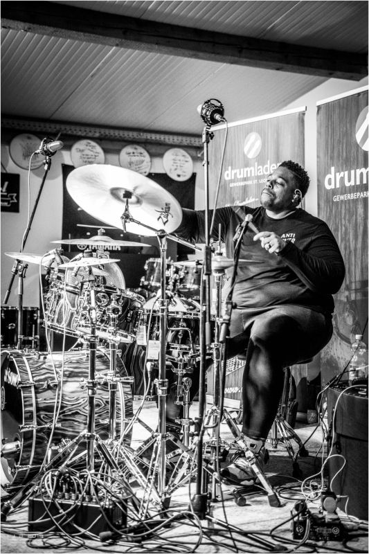 Drum Clinic mit Aaron Spears 31.10.2019 – Bild 49 von 54