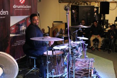 Drum Clinic mit Aaron Spears 31.10.2019 – Bild 20 von 54