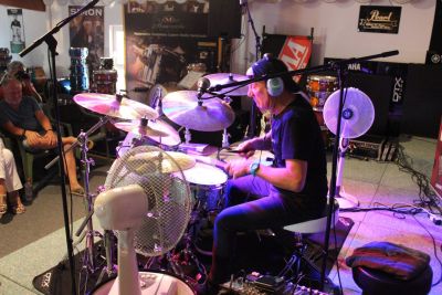 Drum Clinic mit Gregg Bissonette 02.08.2018 – Bild 16 von 18